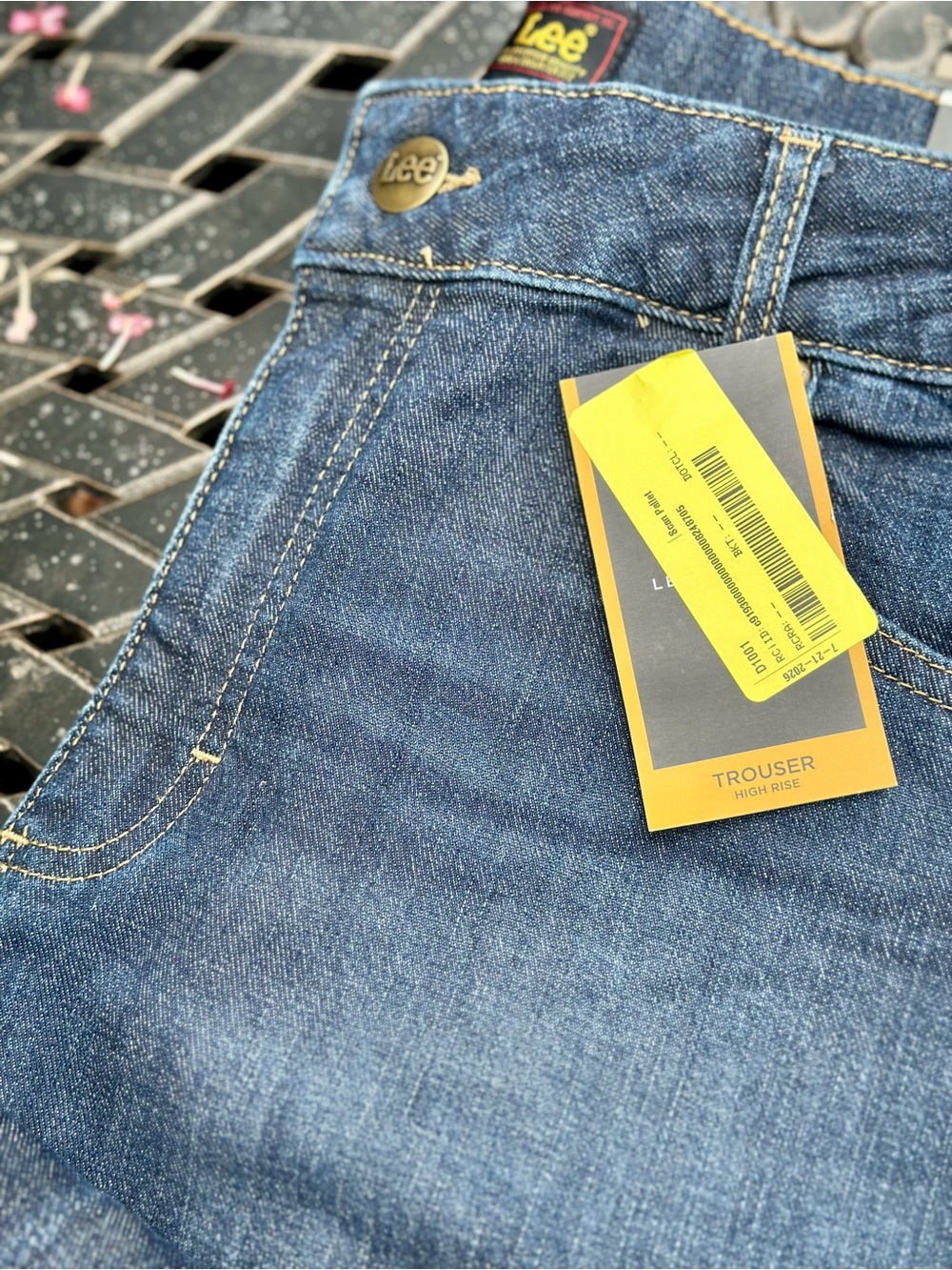 Lee Legendary High Rise Wide Leg Jeans NWT Women’s 18W Medium Stretch Dark Wash - Picture 3 of 11